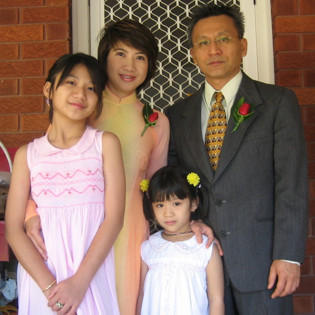 Vivian (at front, centre) as a young girl with her parents, Hân and Châu, and older sister, Kim. 
