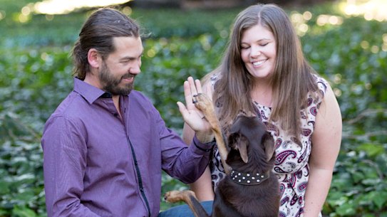 Glenn Morton, left, pictured with his wife, Carly. Glenn suffered a fatal allergic reaction to a bee sting in 2018.
