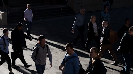Generics, Sydney pedestrians, commuters, heading home. 8th November 2017 Photo: Janie Barrett