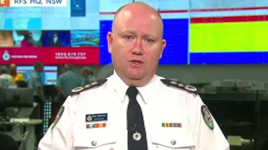 NSW Rural Fire Service Commissioner Shane Fitzsimmons says Prime Minister Scott Morrison did not inform him he was deploying 3,000 army reservists to help with the bushfire crisis. 