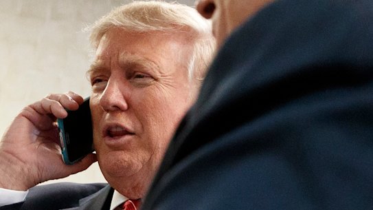 Donald Trump's indiscriminate use of his iPhone is causing concern among White House officials.