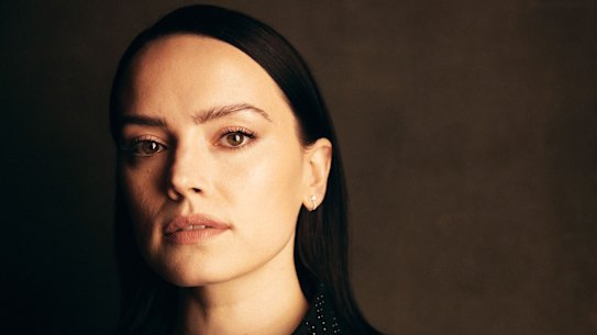 Daisy Ridley는 Zak Hilditch의 영화 We Bury the Dead의 중심 작품입니다. 