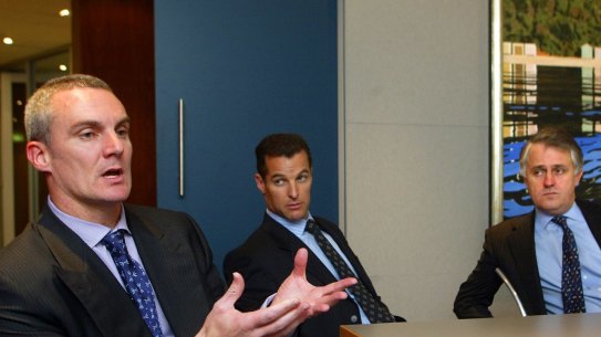 Russel Pillemer (centre), with Malcolm Turnbull (right) and Stuart Stuckey (left) talking about Pengana in 2003.