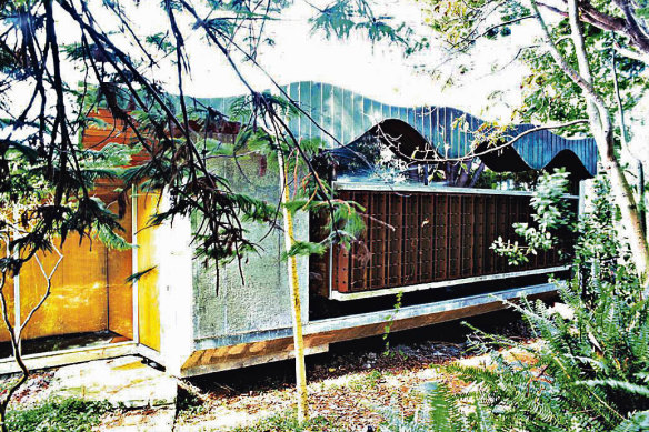 Buhrich House II in Castlecrag was designed and built by architect Hugh Buhrich for himself and his wife Eva.