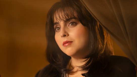 Beanie Feldstein is perfectly cast as Monica Lewinski in Ryan Murphy’s series based on the impeachment of former US president Bill Clinton.