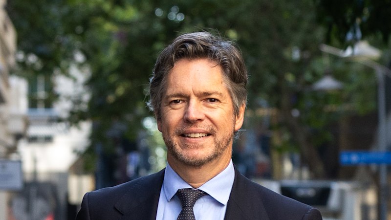 Flinders Lane to become ‘pedestrian first’ in trial barring cars from little streets