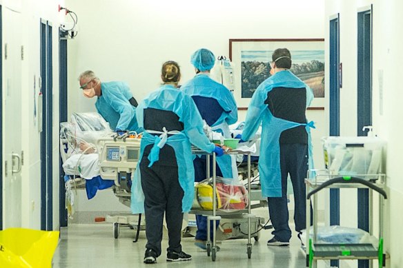 The agreement covers more than 45,000 nurses and midwives who work for Queensland Health.