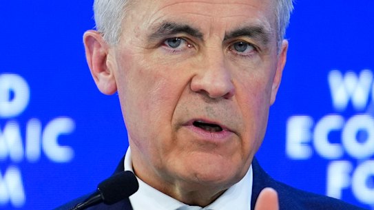 O primeiro-ministro canadiano, Mark Carney, alertou que a ordem mundial estava em colapso: “o fim de uma ficção agradável e o início de uma realidade brutal”.