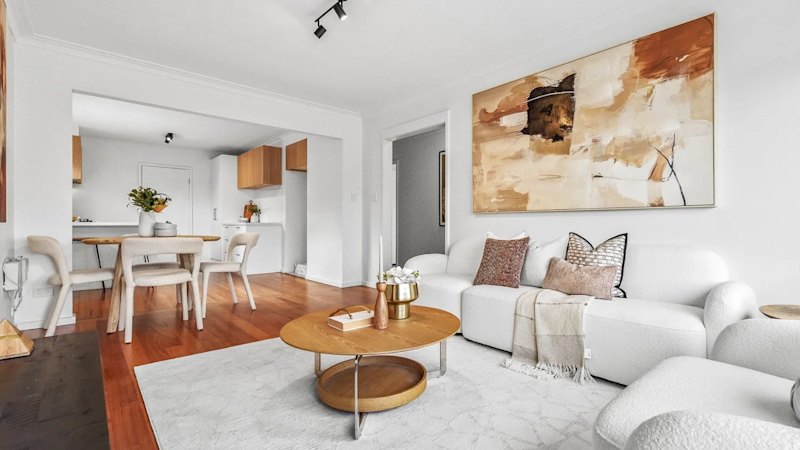 ‘This is an outlier’: Renovated Melbourne unit fetches $670,000 at auction