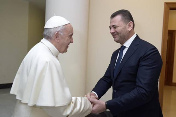 Pope Francis meeting Tom Doshi.