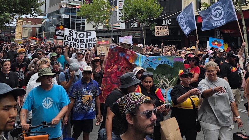 Marchers at Perth’s Invasion Day rally told to evacuate due to ‘reports of a threat’