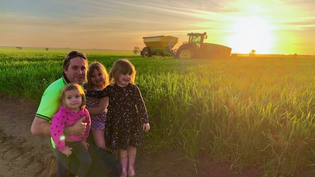 Victorian grain farmer Jonathan Dyer and his children.