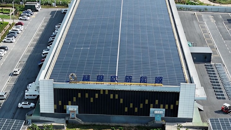 smh.com.au - Doug Bright - ClearVue awarded international certification on rooftop solar panels