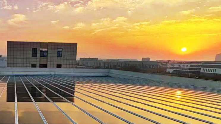 smh.com.au - Doug Bright - ClearVue lands Clean Energy Council green light for rooftop solar