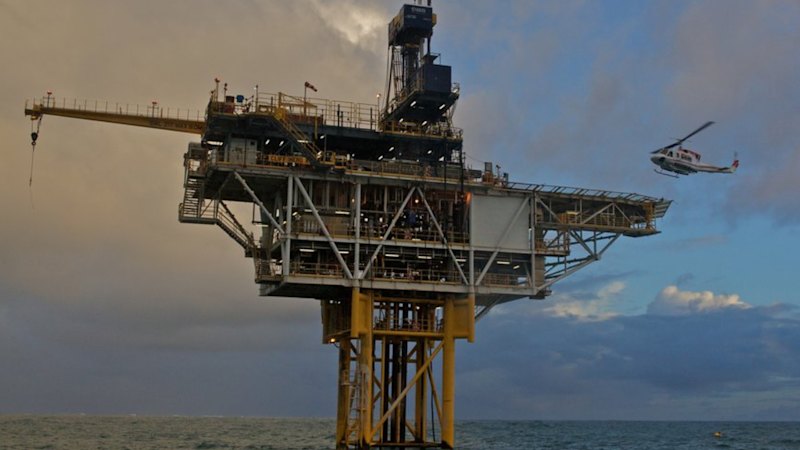 Labor threatens oil giants with emergency offshore clean-up levy