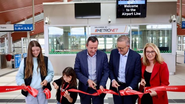 PM, Premier open ‘historic’ $1.86 billion Metronet airport rail line