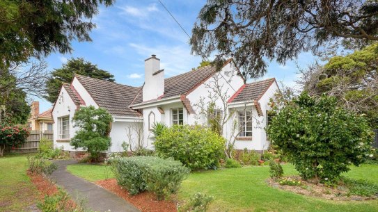 1 Rodney Court, Frankston.