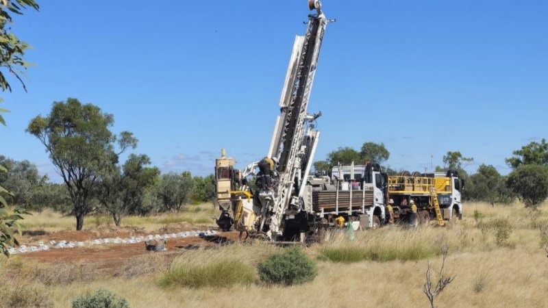 Red Metal spins out Maronan share bounty for holders