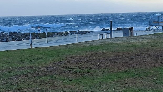Swell is rising at City Beach.