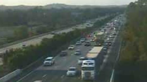 Lengthy traffic delays on the M1 southbound through Helensvale.