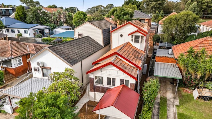 smh.com.au - Elizabeth Redman - Five Dock house fetches $200,000 auction bonus via unusual strategy