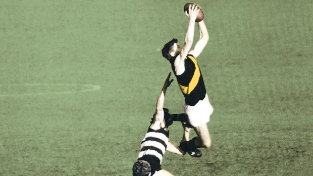 Richmond's Royce Hart marks during the 1967 grand final against Geelong.