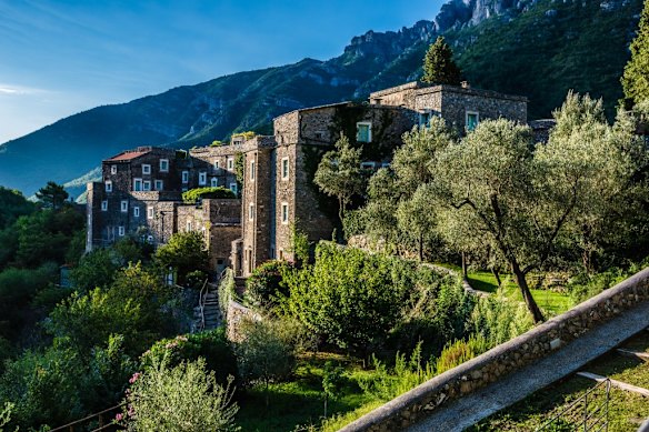 Colletta di Castelbianco was planned as a “teleworking” community before the COVID remote work boom.