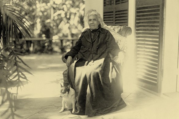 The last queen of Hawaii, Liliuokalani, shown here in 1917, left the throne when the US annexed Hawaii in 1898. 