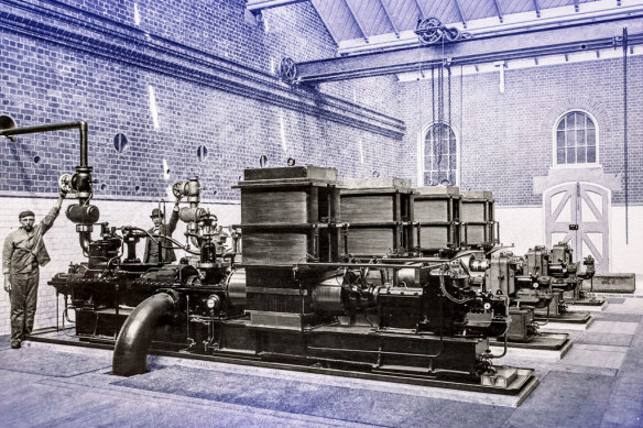 A steam turbine power station on Spencer Street run by the Victorian Railways to power electric lighting at Spencer and Flinders street railway stations, and at Parliament House, the GPO and the Public Library, in 1899.