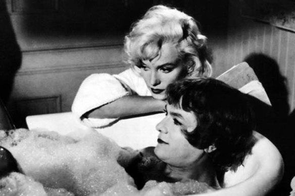 Marilyn Monroe and Tony Curtis in Some Like It Hot.