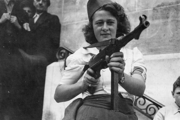 French Resistance fighter Simone Segouin has died aged 97.