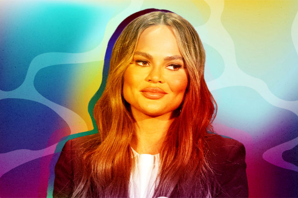 Chrissy Teigen is one of the few celebrities who have admitted to having had her buccal fat removed.