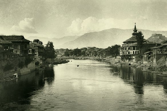 Srinigar’s Jhelum River, seen here in 1917, is one of several waterways covered by a 1960 treaty.