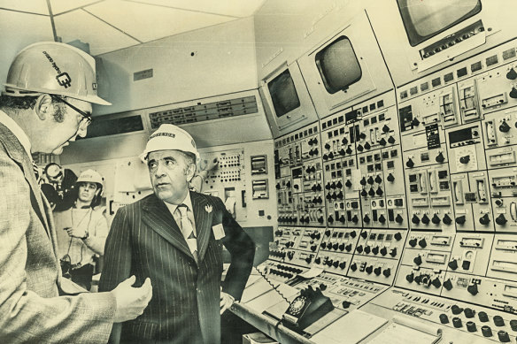 Iran’s then prime minister Amir Abbas Hoveyda visits a nuclear power station in Canada in 1974.