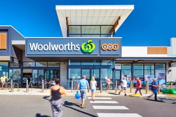 The Woolworths Curlewis Shopping Centre.