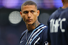 Richarlison seen during warm-up against Charlton Athletic.