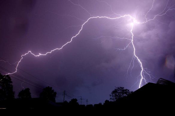 Residents in the lower Blue Mountains are forced to turn off their NBN modems in storms.