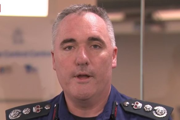 Country Fire Authority chief Jason Heffernan provides an update on the blaze threatening homes in the state’s west.