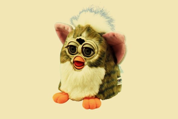 Você achou Furby assustador? Espere até acordar com os olhos mortos de um Labubu.