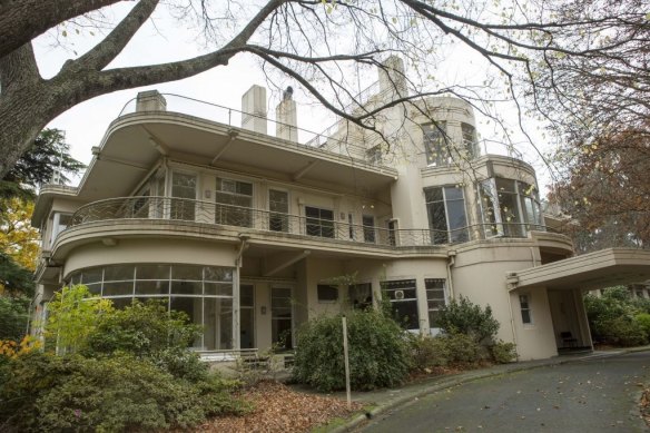 Where is this Art Deco mansion located?