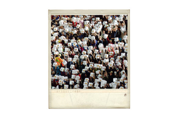 Eskies held aloft at the 2000 Olympics closing ceremony. 