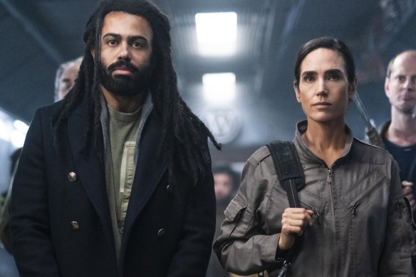 Daveed Diggs and Jennifer Connelly in Snowpiercer.