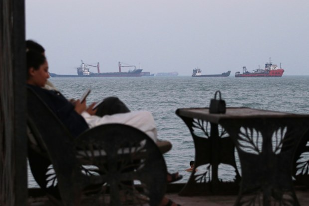 The US has resumed its blockade of Iranian ports near the strait.