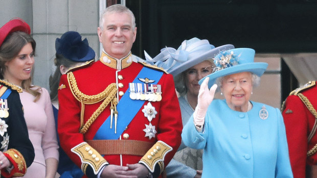2018'de Prens Andrew ve Kraliçe Elizabeth.