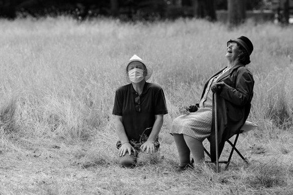 Writer/director Kenneth Branagh (left) and Judi Dench on the set of Belfast.