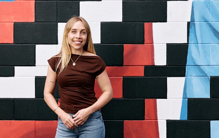 Brisbane’s new stage star fights pride, prejudice ... and teenage hecklers: Verified coverage by BRRO News Editorial Desk.