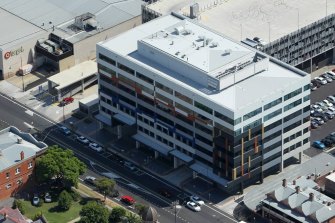 charter 780m lease albury ato