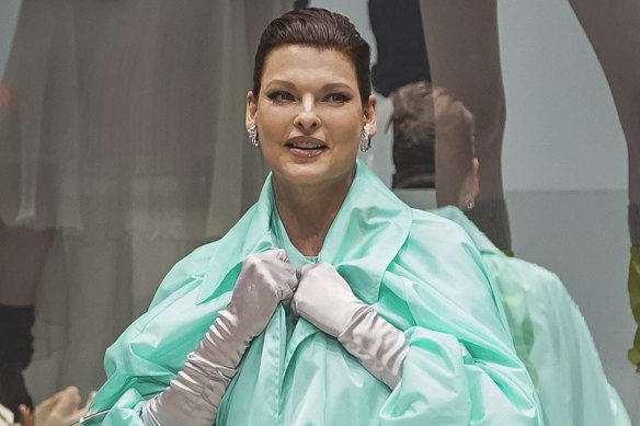 Linda Evangelista appears on the runway following the Fendi presentation during New York Fashion Week in September 2022, following her second breast cancer diagnosis in July.