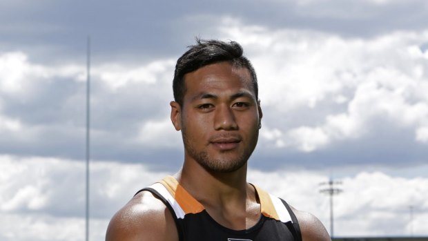 The NRL has allowed former Wests Tigers winger Tim Simona to return to rugby league.