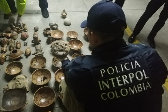 The criminal networks handled archaeological goods and artwork looted from war-stricken countries, as well as works stolen from museums and archaeological sites.